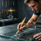 🔧 KAUFE 2, ERHALTE 1 GRATIS!  Professioneller Glasschneider im Stiftdesign – Hartmetallscheibe, ergonomischer Griff & präzise Schnitte – Ideal für Spiegel, Fenster & Glaskunst ✨