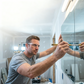 🔧 KAUFE 2, ERHALTE 1 GRATIS!  Professioneller Glasschneider im Stiftdesign – Hartmetallscheibe, ergonomischer Griff & präzise Schnitte – Ideal für Spiegel, Fenster & Glaskunst ✨